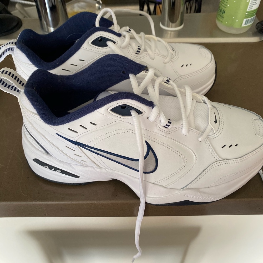 Brand new Nike air monarch men’s size 6 shoe.